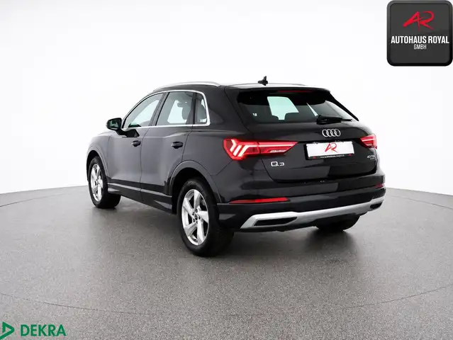 Audi Q3 view 3