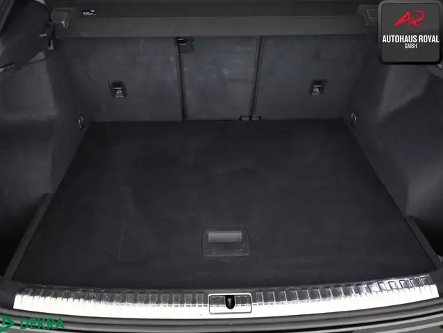 Audi Q3 view 13