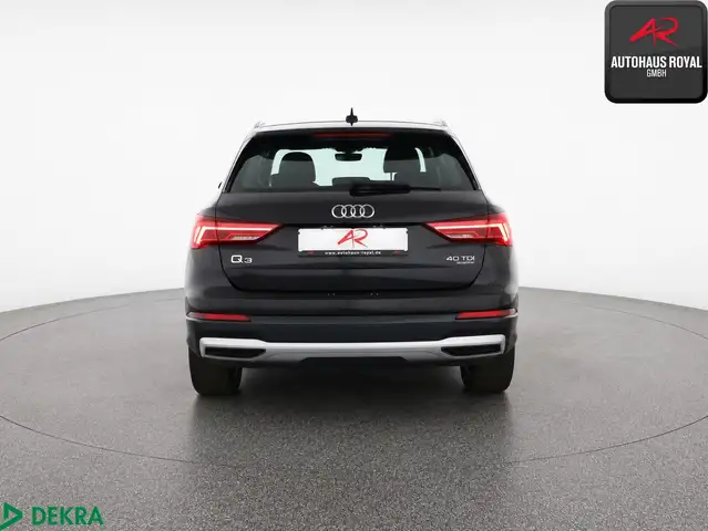 Audi Q3 view 4