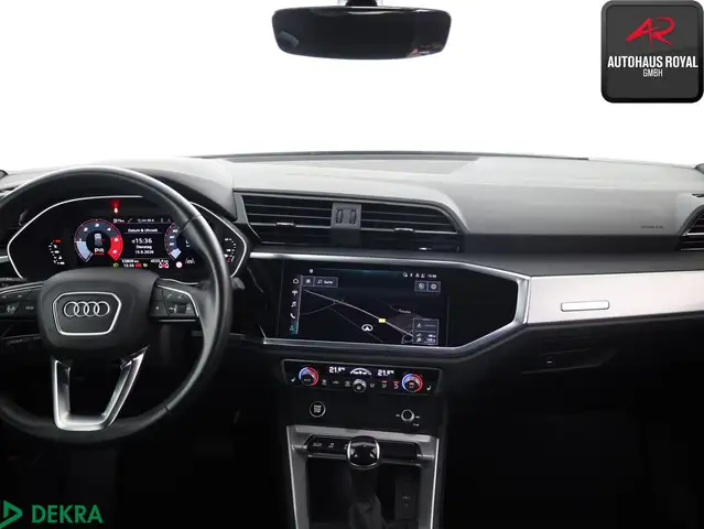 Audi Q3 view 9