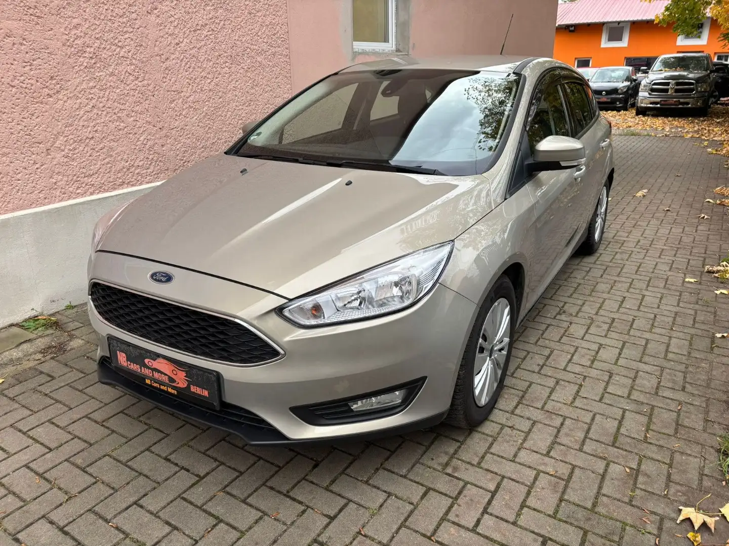 Ford Focus Lim. Business Grau - 2