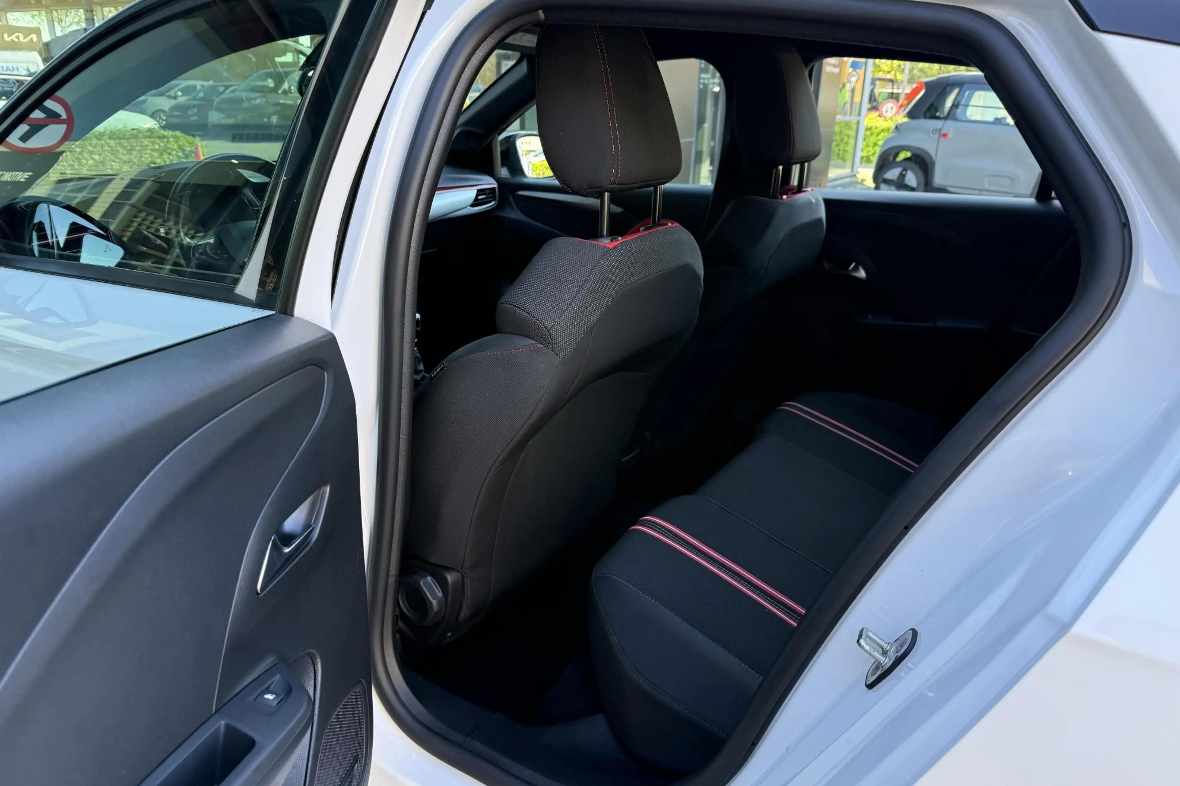 Opel Corsa 1.2T GS Line 100pk | Two Tone | Navigatie via App — photo 13
