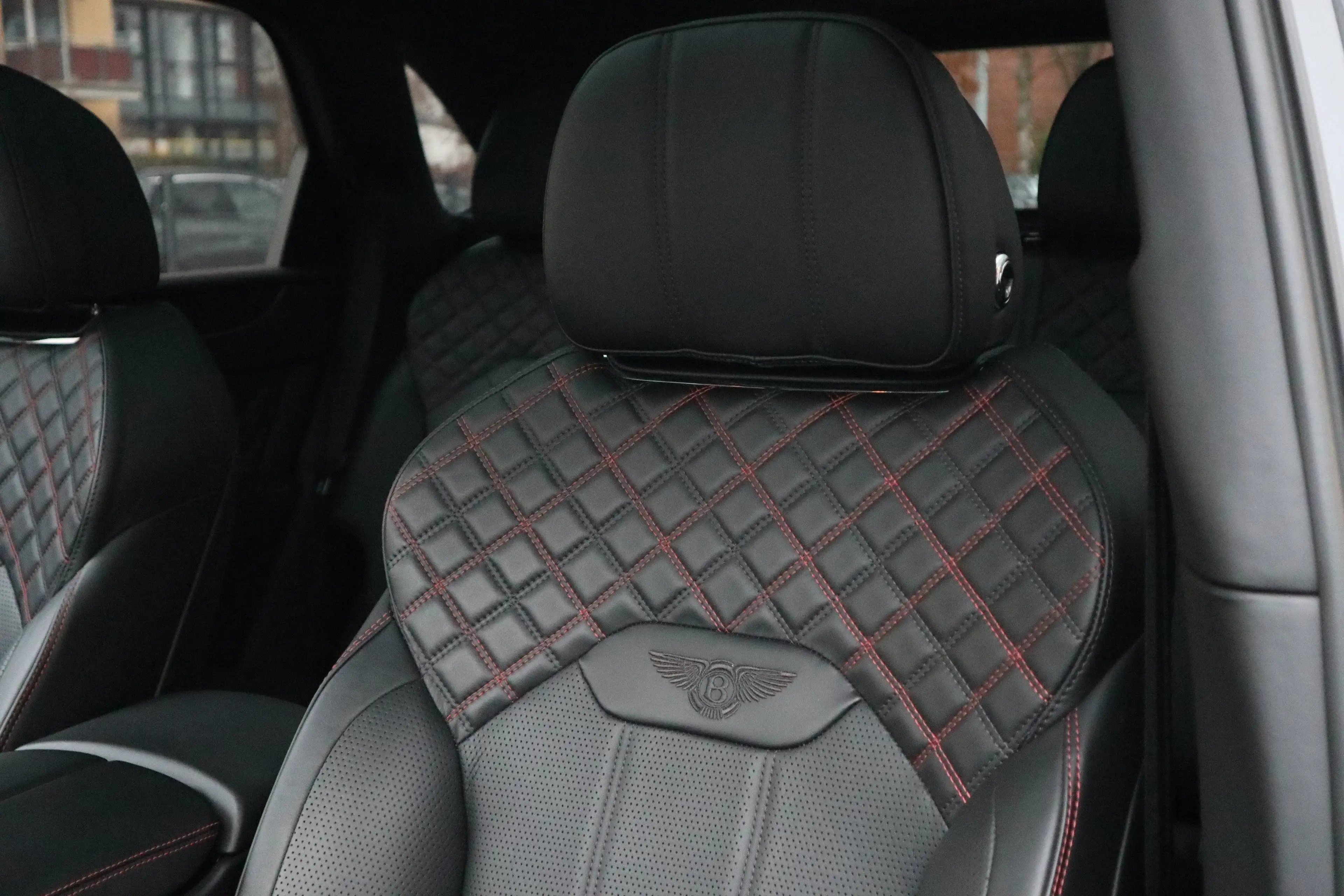 Bentley Bentayga V8 First Edition *NAIM*Blackline* — photo 14