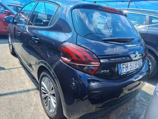 Peugeot 208 view 8