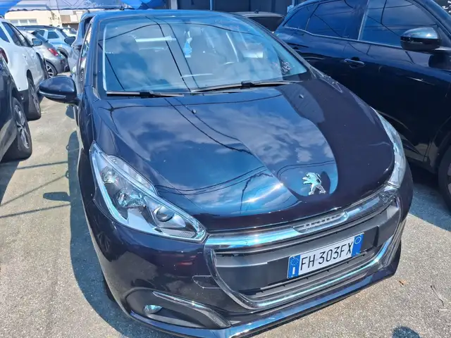 Peugeot 208 view 6