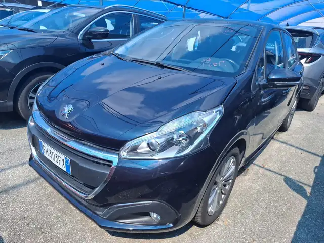 Peugeot 208 view 12