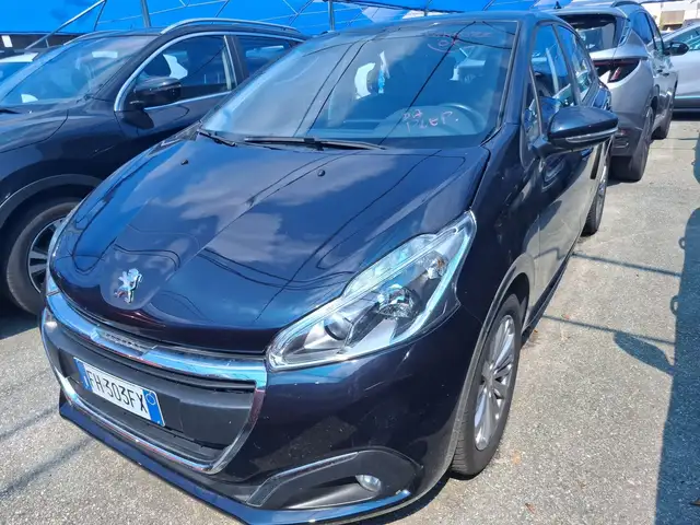 Peugeot 208 view 13