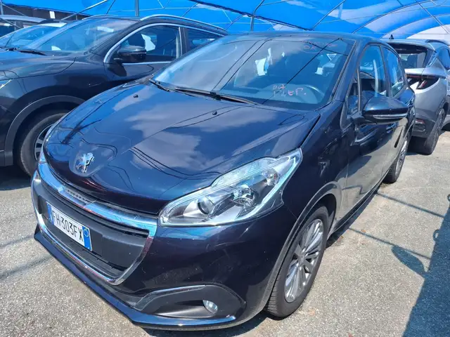 Peugeot 208 view 2