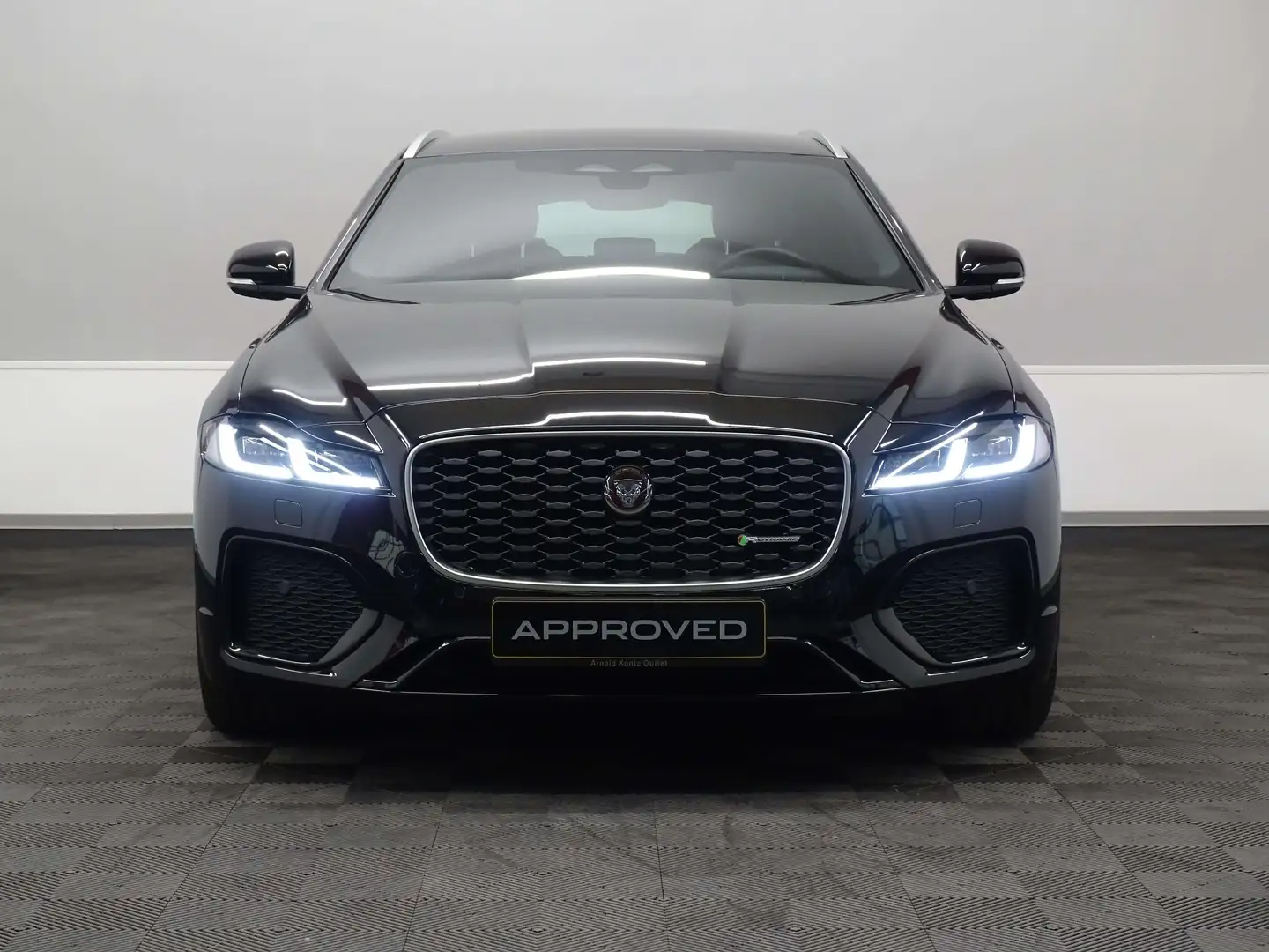 Jaguar XF Sportbrake D200 R-Dynamic S Auto RWD Zwart - 2