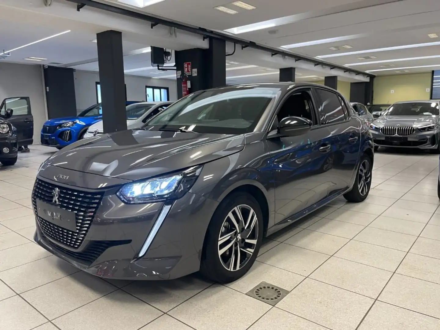 Peugeot 208 PureTech 100CV 5 porte Allure+TELECAMERA+NAV-PROMO Gris - 1
