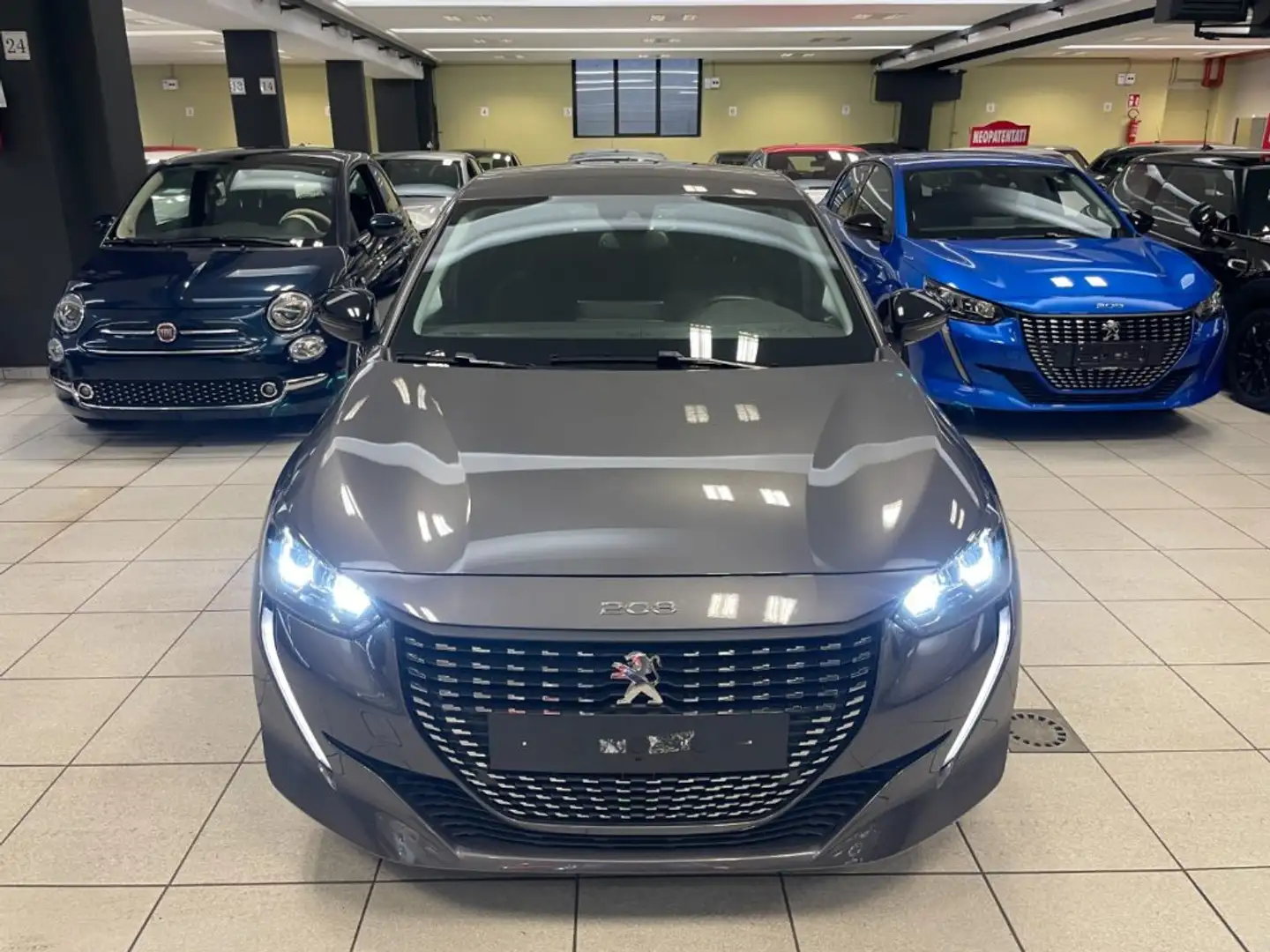 Peugeot 208 PureTech 100CV 5 porte Allure+TELECAMERA+NAV-PROMO Gris - 2
