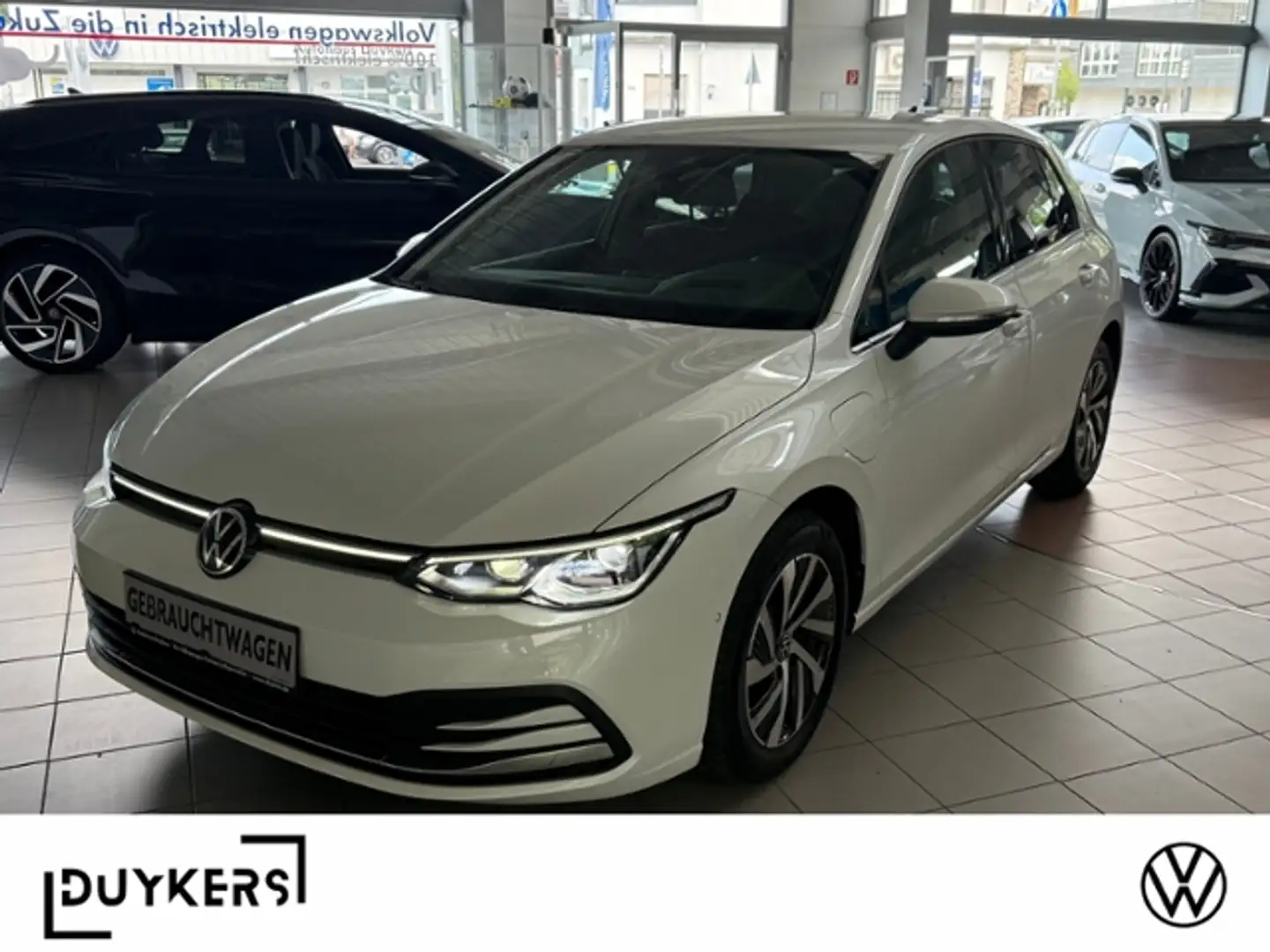 Volkswagen Golf VIII 1.4 eHybrid Style IQ STHZ NAVI Weiß - 1