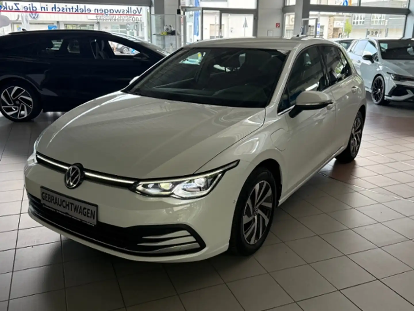 Volkswagen Golf VIII 1.4 eHybrid Style IQ STHZ NAVI Weiß - 2