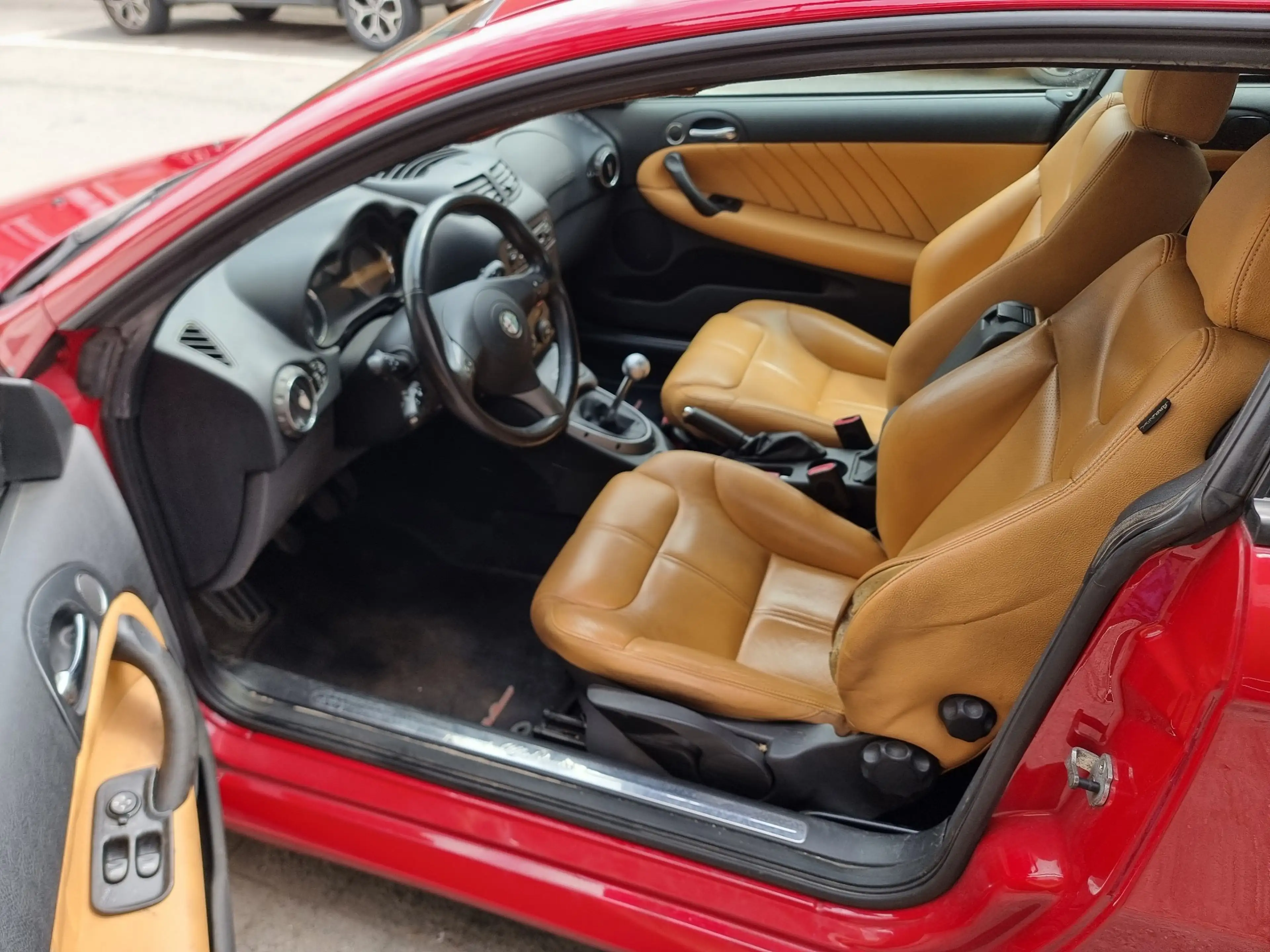 Alfa Romeo GT 2.0i JTS Progression — photo 7