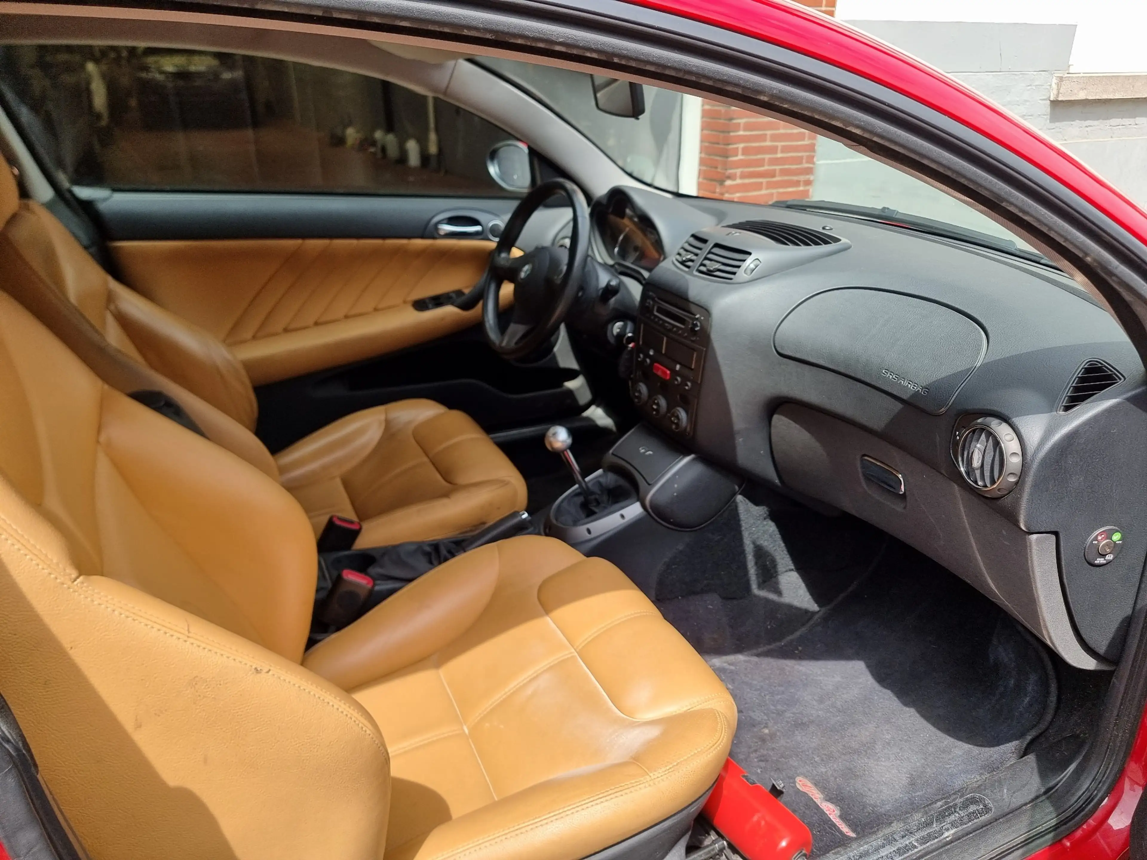 Alfa Romeo GT 2.0i JTS Progression — photo 8