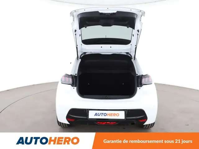 Peugeot 208 view 16