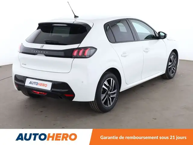 Peugeot 208 view 6