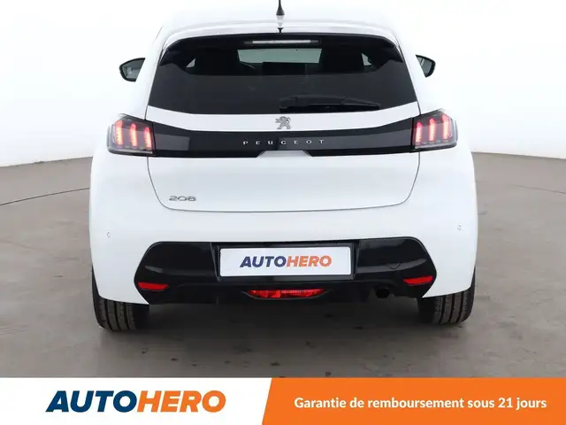 Peugeot 208 view 5