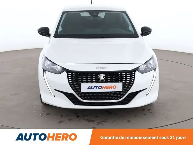 Peugeot 208 view 9
