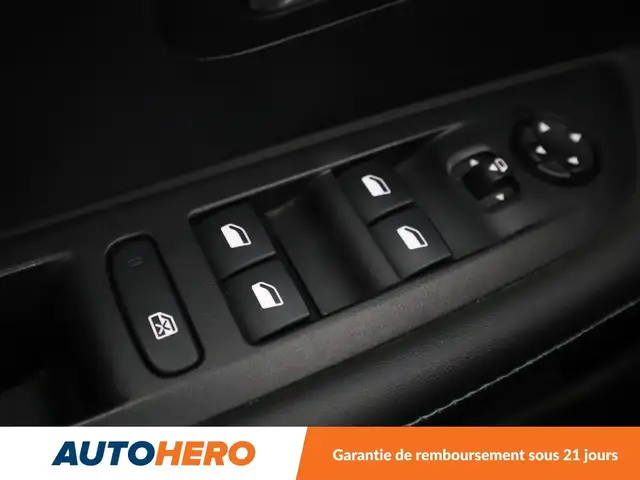 Peugeot 208 view 29
