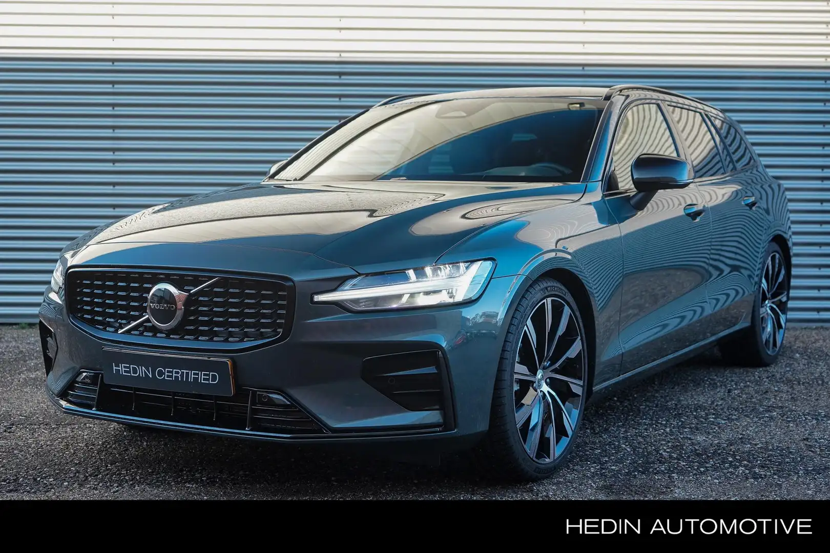 Volvo V60 B4 Plus Dark | Adaptive Cruise | BLIS | 20 inch LM Vert - 1