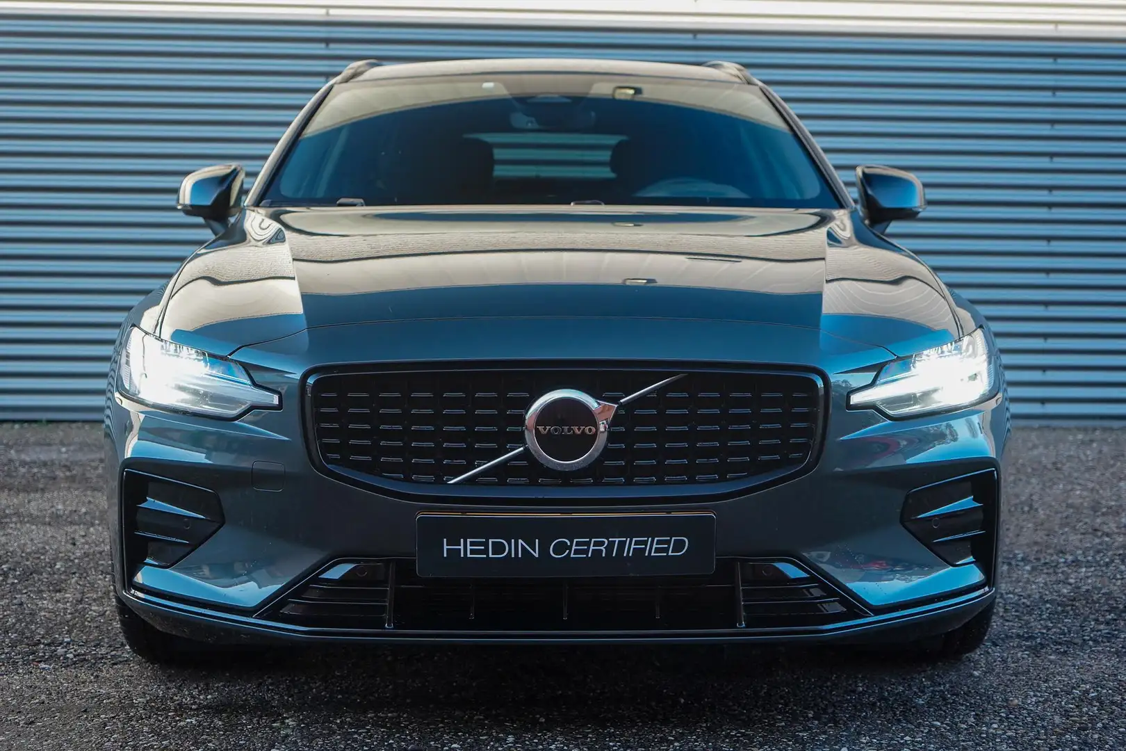 Volvo V60 B4 Plus Dark | Adaptive Cruise | BLIS | 20 inch LM Vert - 2