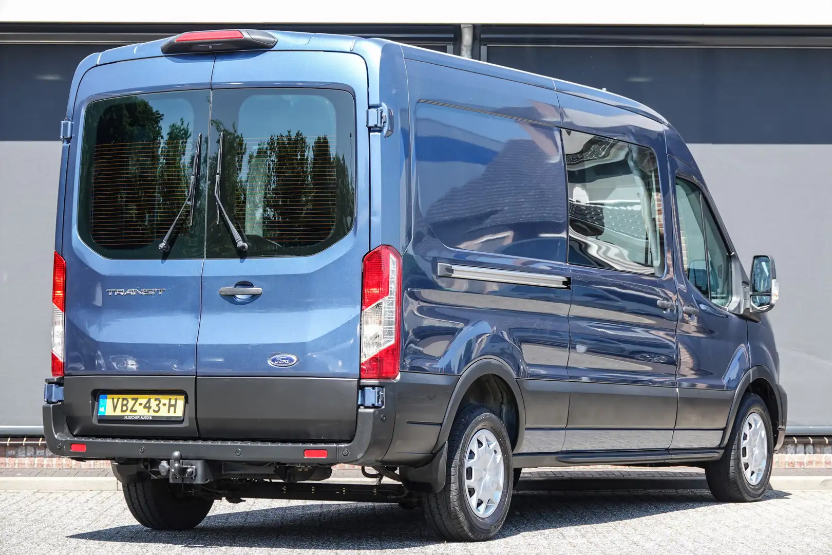 Ford Transit L3H2 2.0Tdci 130Pk | Dubbel Cabine | 5-Persoons | Blauw - 2