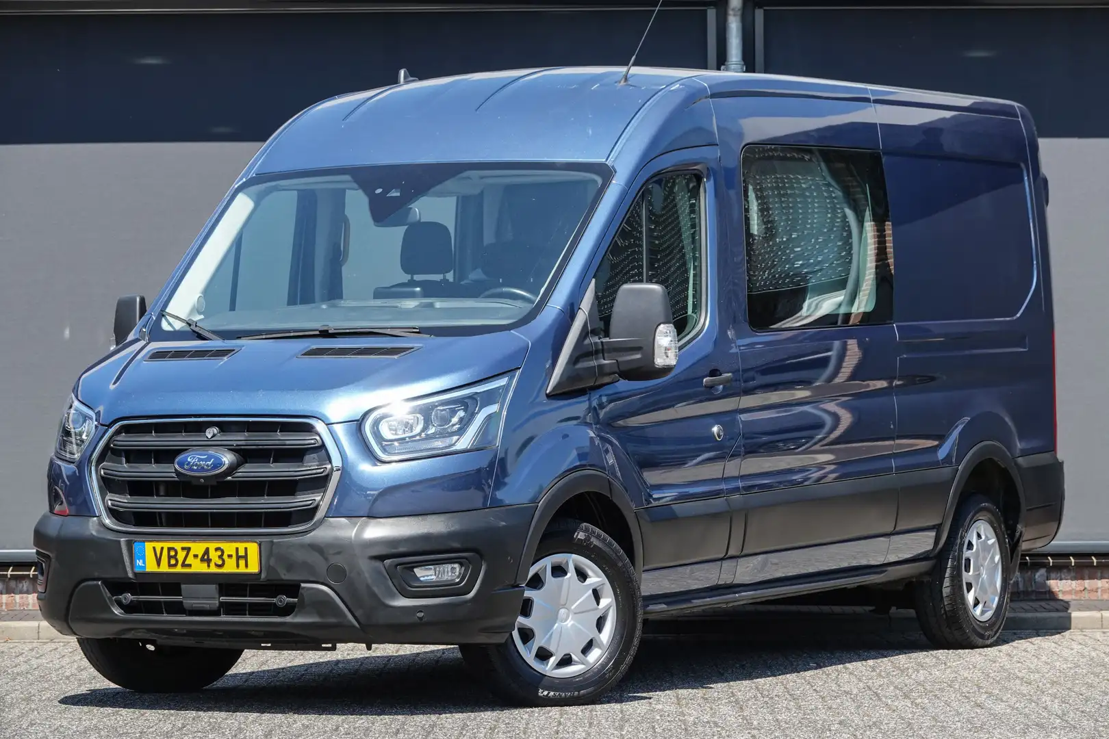 Ford Transit L3H2 2.0Tdci 130Pk | Dubbel Cabine | 5-Persoons | Blauw - 1