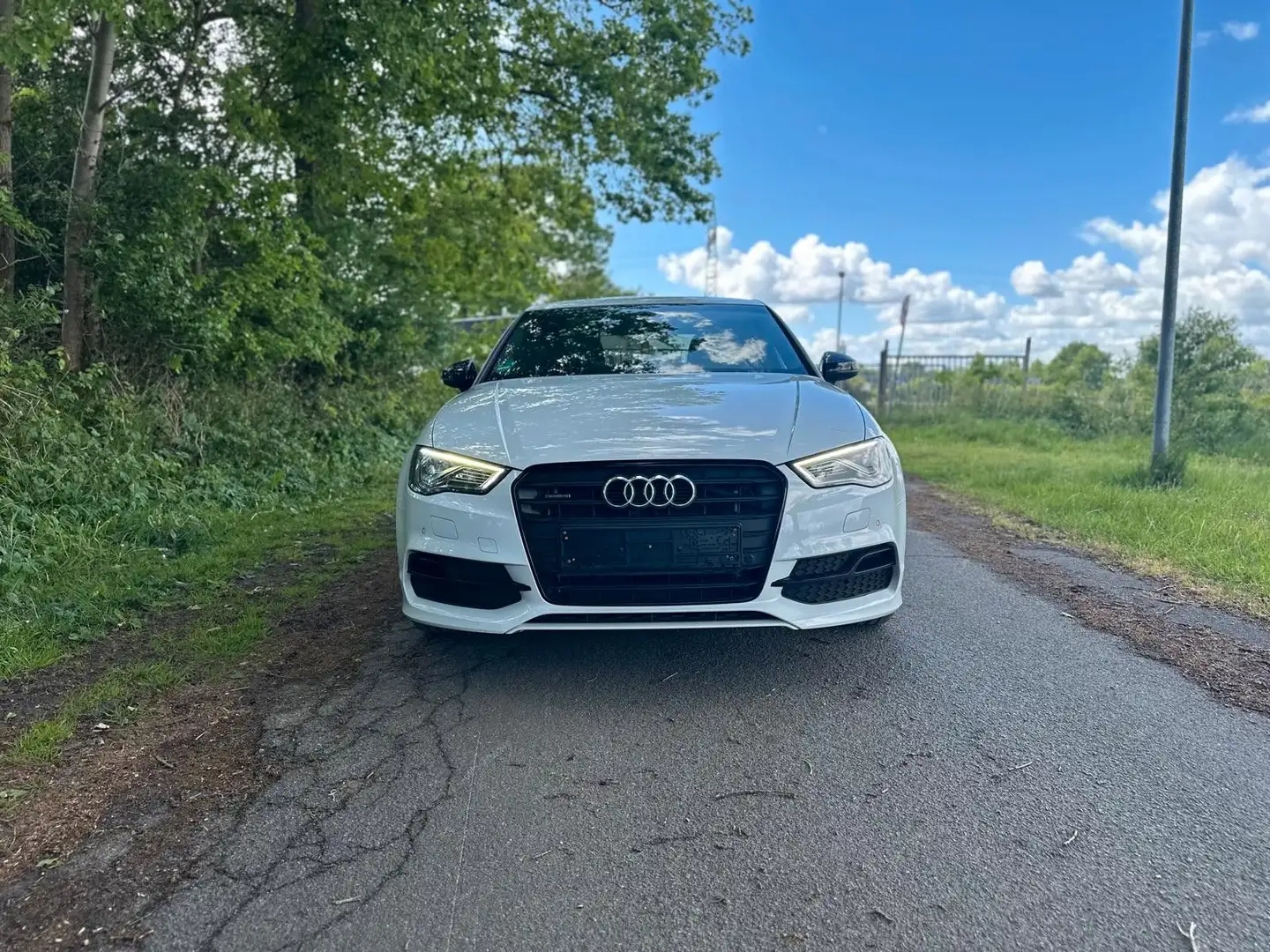 Audi A3 Limousine 2xS line Sportpaket quattro/Navi/PDC Weiß - 2