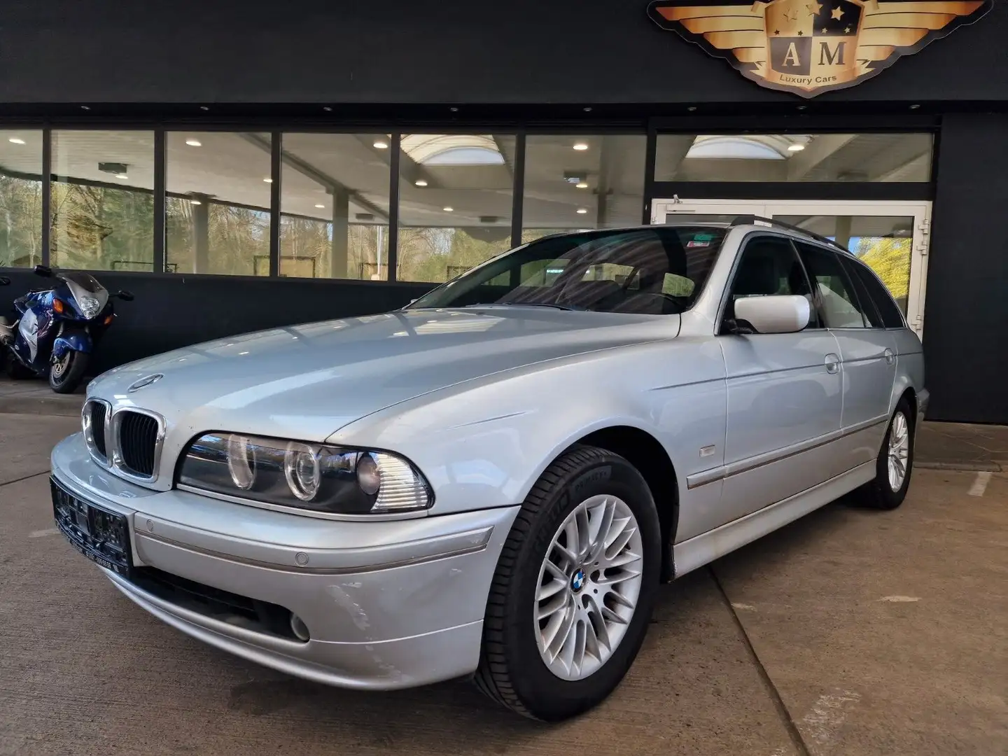 BMW 525 i Touring Exclusive AUTOMATIK Leder/Navi/SSD Argent - 1