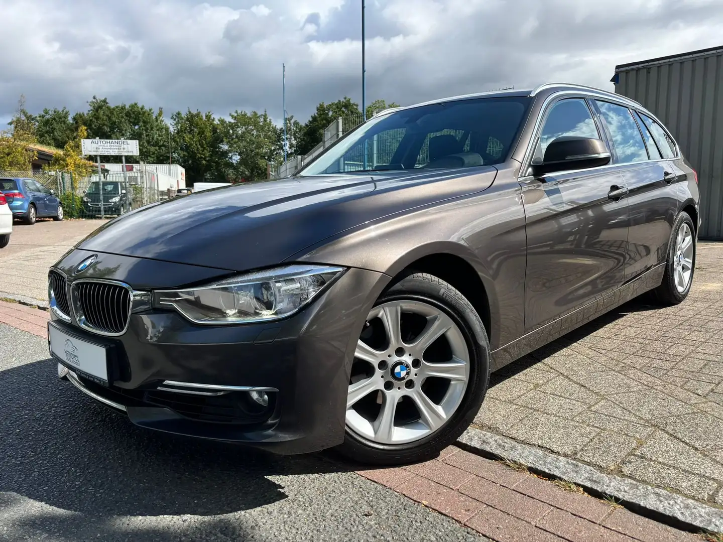 BMW 320 320 i/ Automatik / Braun - 1