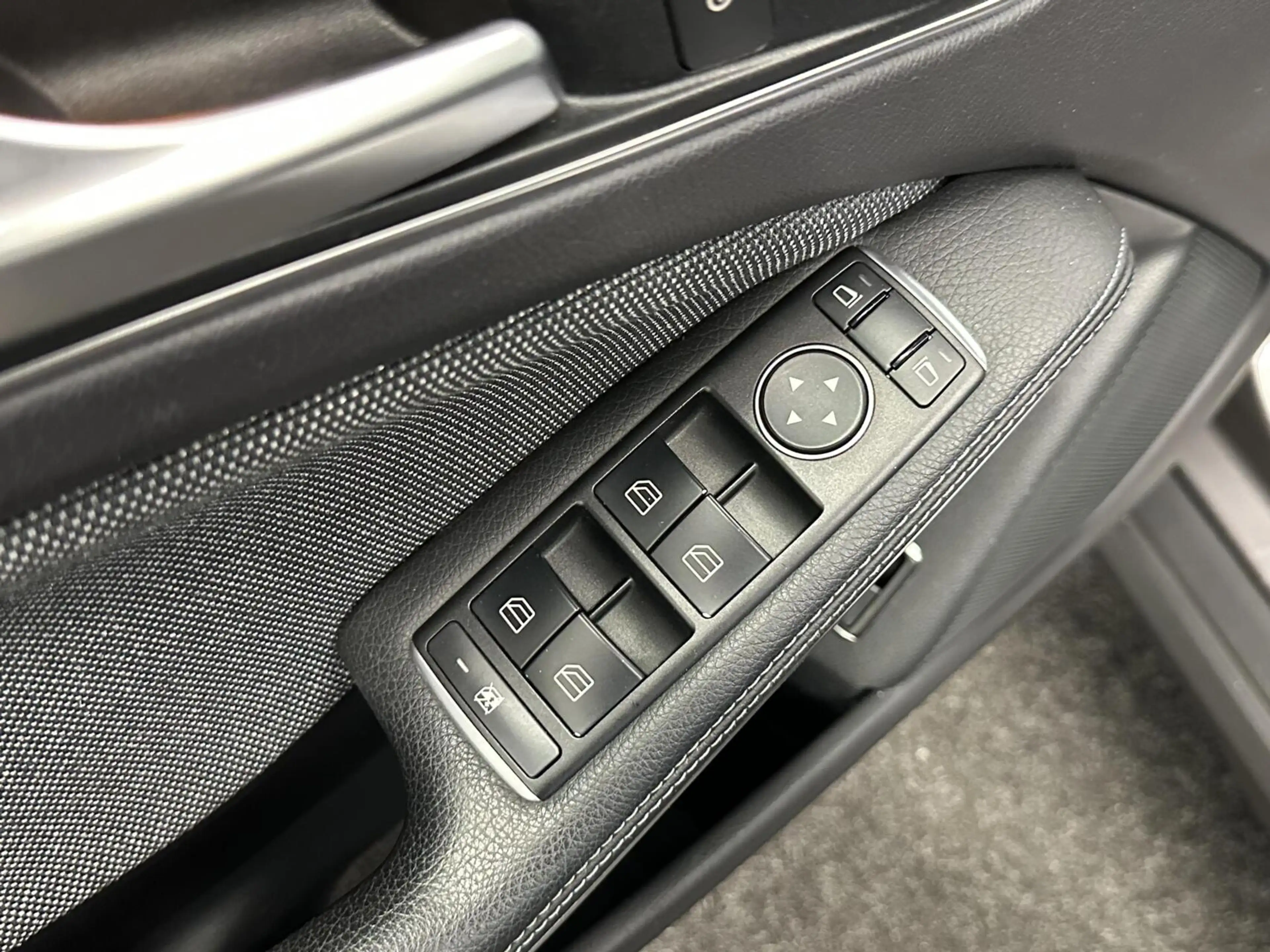 Mercedes-Benz GLA 200 Prestige NAVIGATIE CRUISE LM. — photo 15