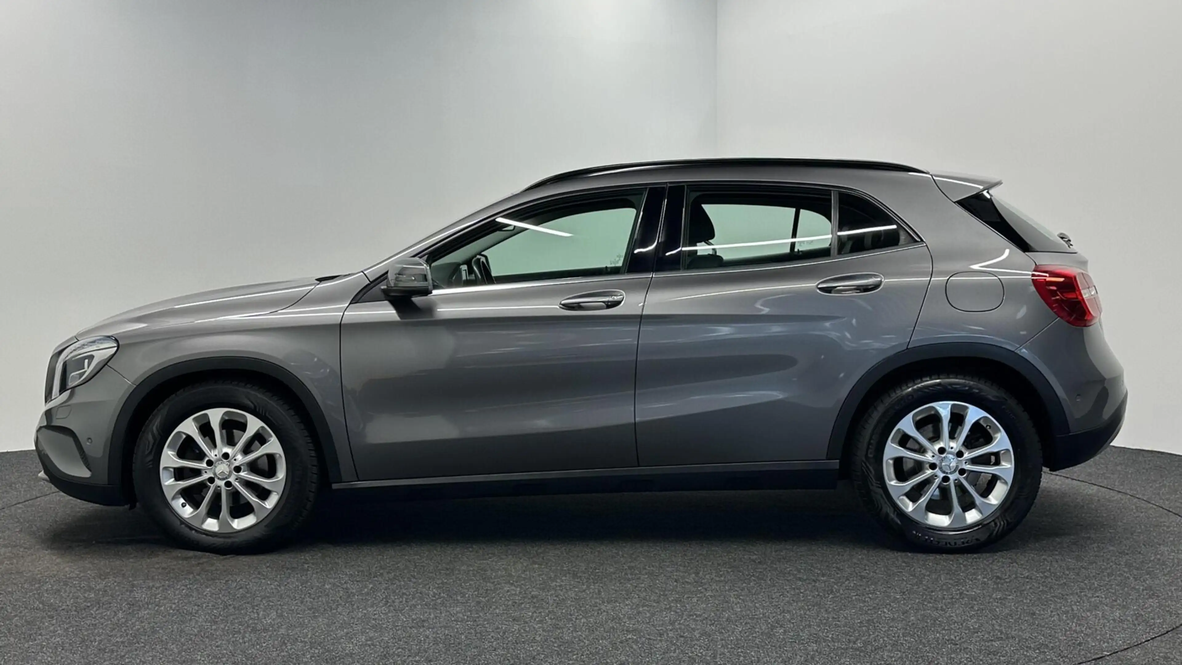 Mercedes-Benz GLA 200 Prestige NAVIGATIE CRUISE LM. — photo 8