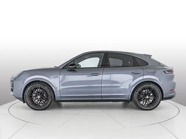 Porsche Cayenne view 2