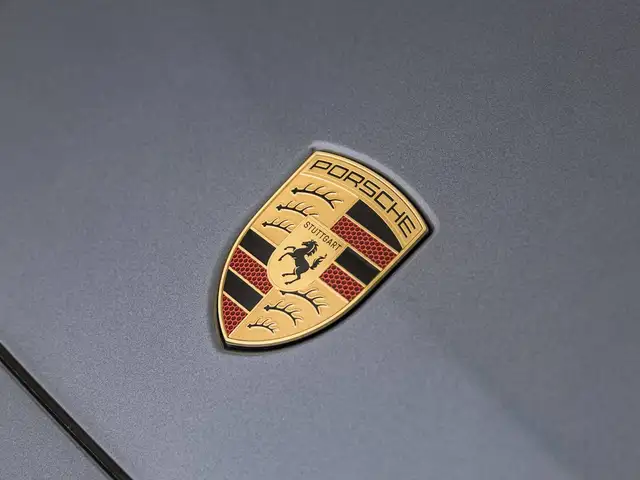 Porsche Cayenne view 13