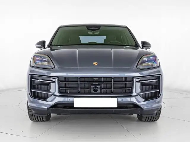 Porsche Cayenne view 3