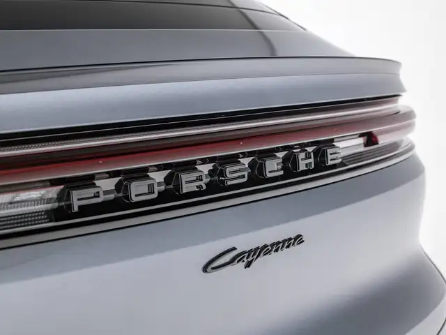 Porsche Cayenne view 12