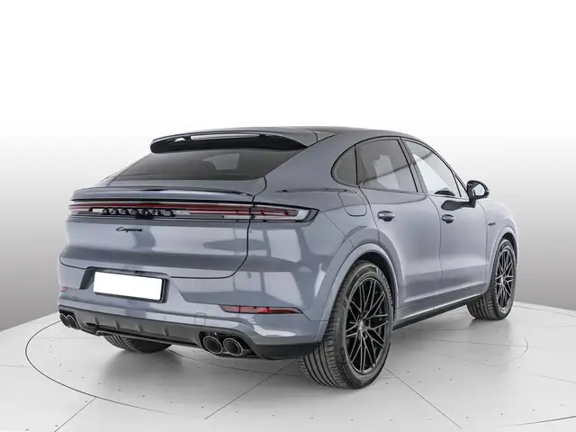 Porsche Cayenne view 5
