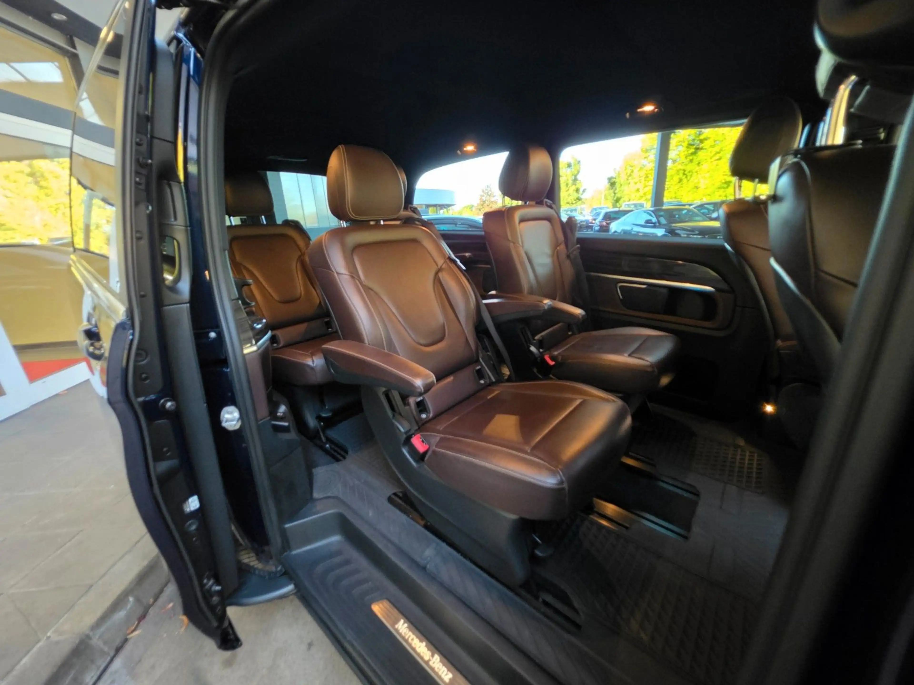 Mercedes-Benz V 250 d Lang 4MATIC AVANTGARDE EDITION LEDER/360° — photo 13