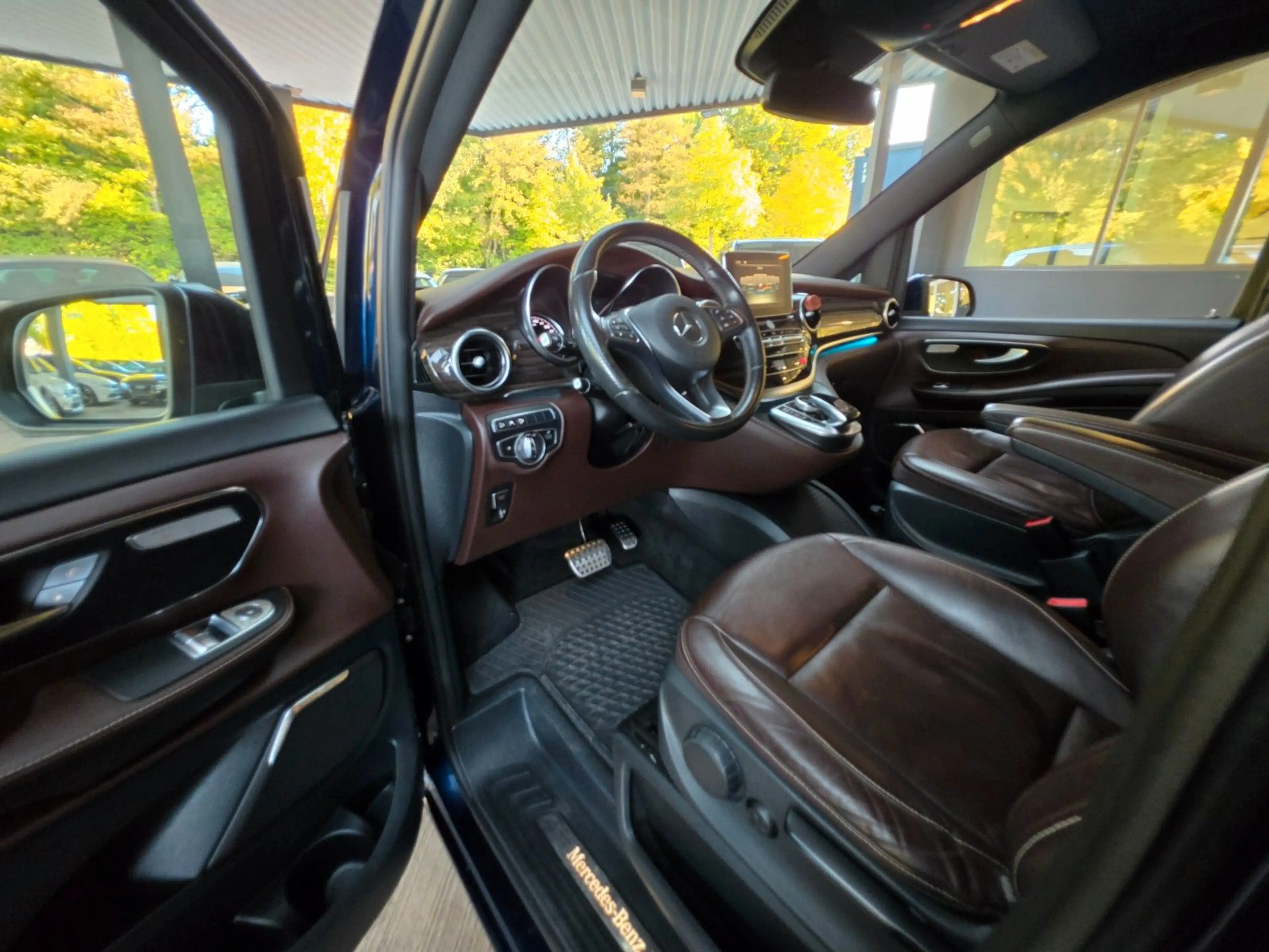Mercedes-Benz V 250 d Lang 4MATIC AVANTGARDE EDITION LEDER/360° — photo 14