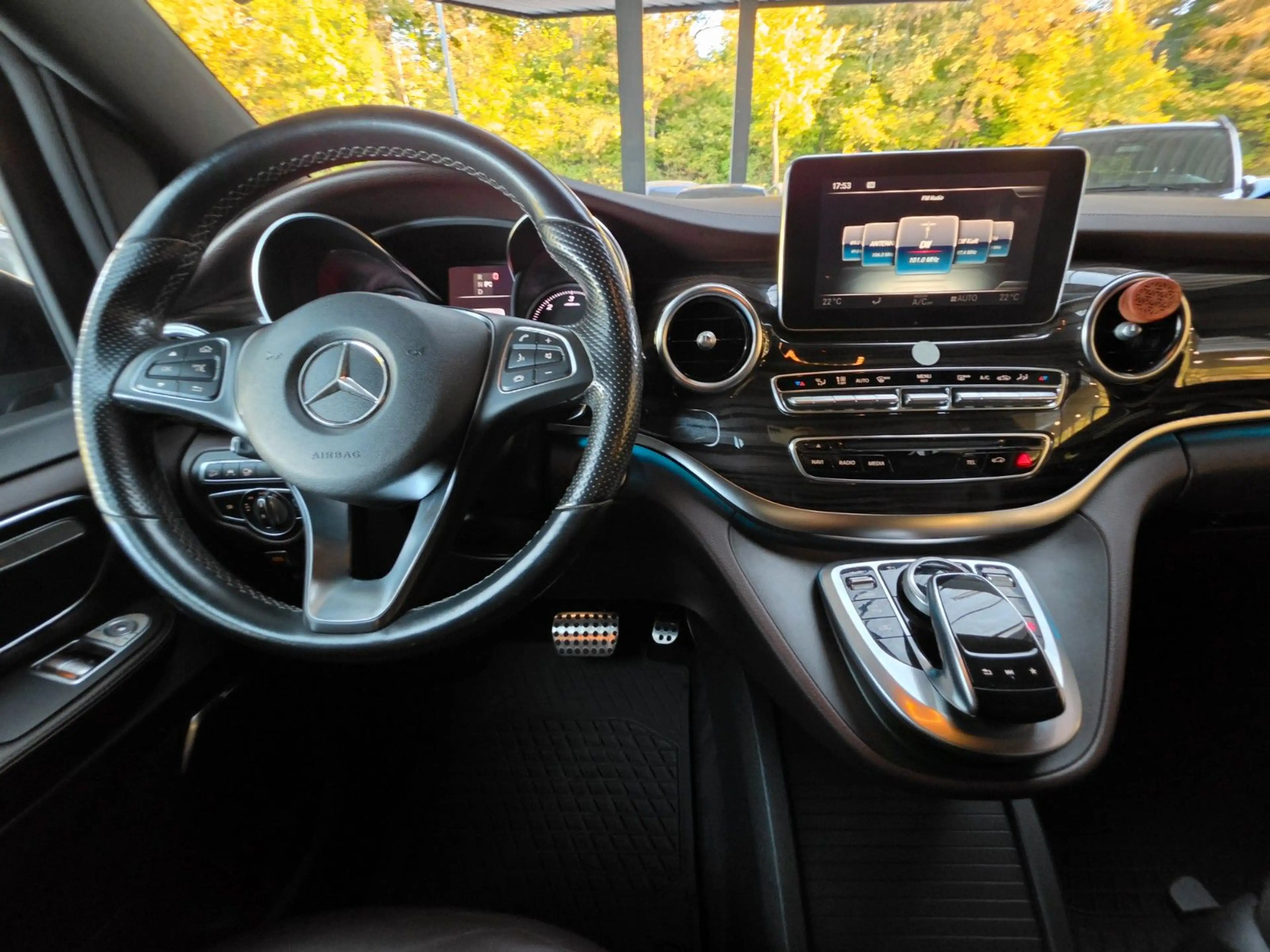 Mercedes-Benz V 250 d Lang 4MATIC AVANTGARDE EDITION LEDER/360° — photo 10