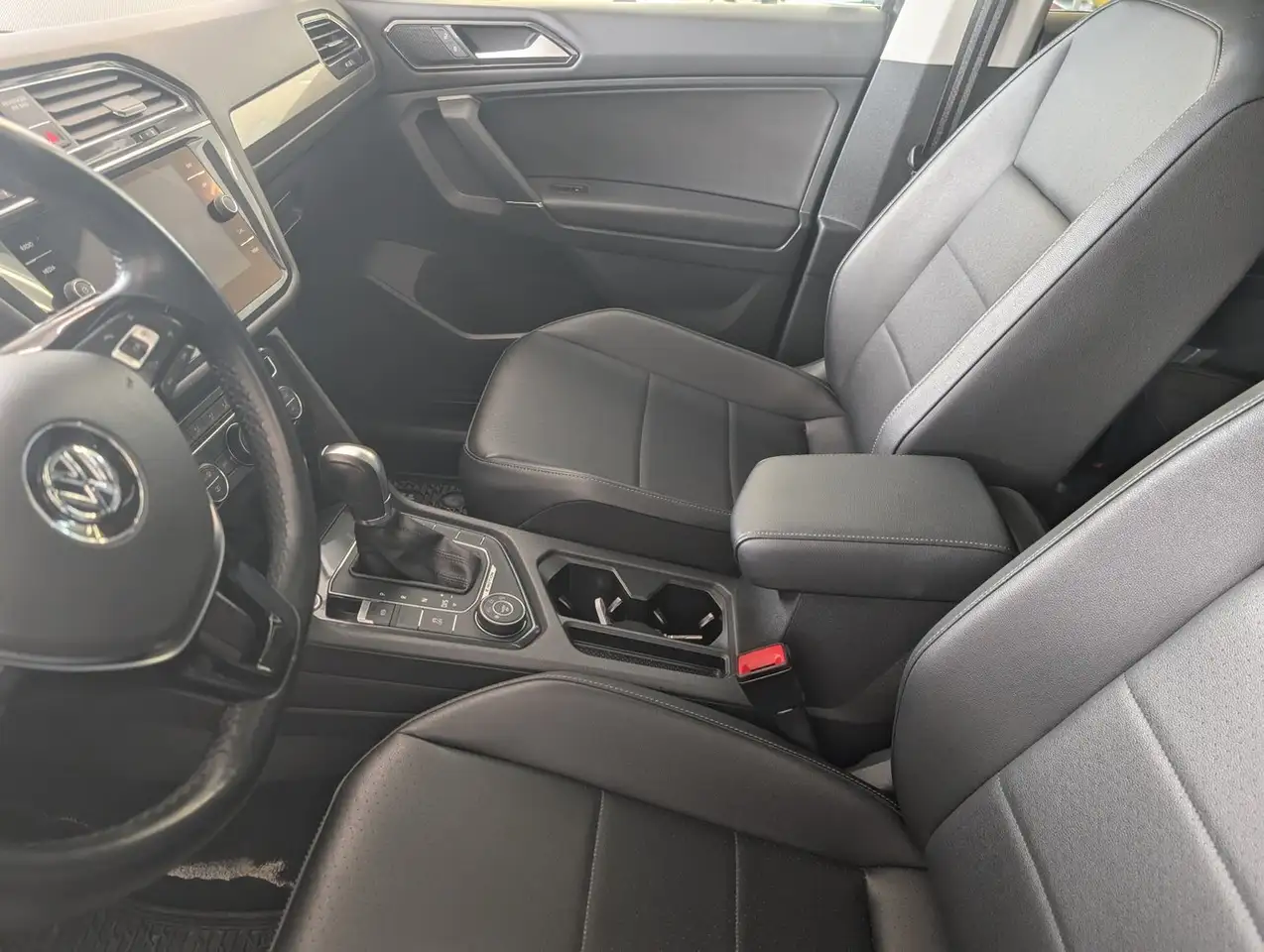Volkswagen Tiguan photo Volkswagen Tiguan