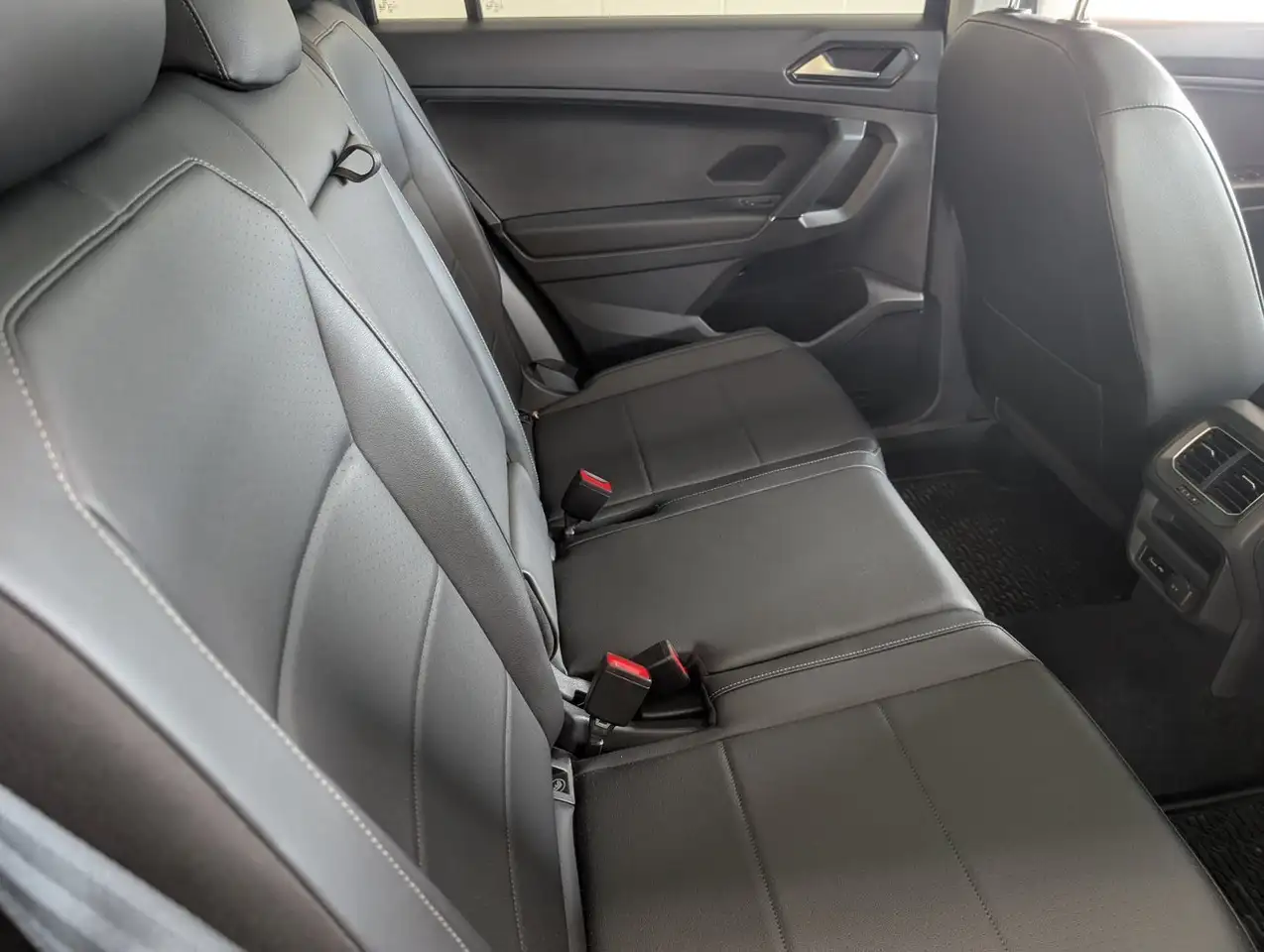 Volkswagen Tiguan photo Volkswagen Tiguan