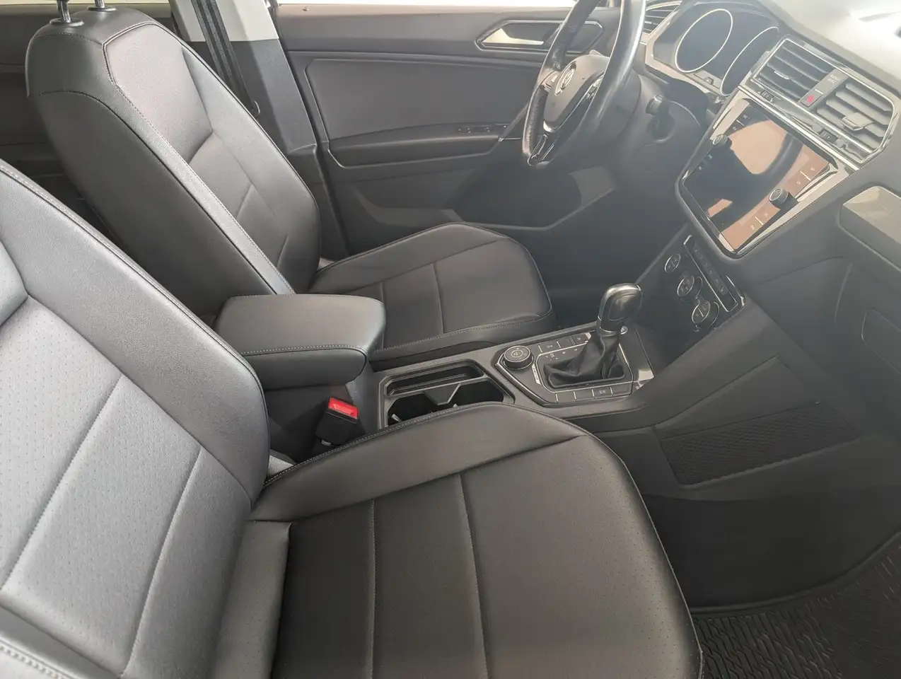 Volkswagen Tiguan photo Volkswagen Tiguan