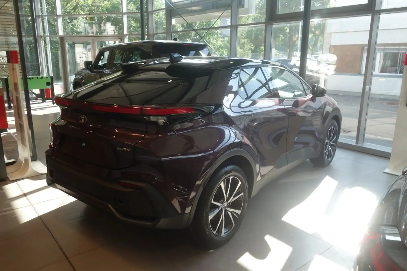 Toyota C-HR 1.8 Hybrid Teamplayer Violett - 2