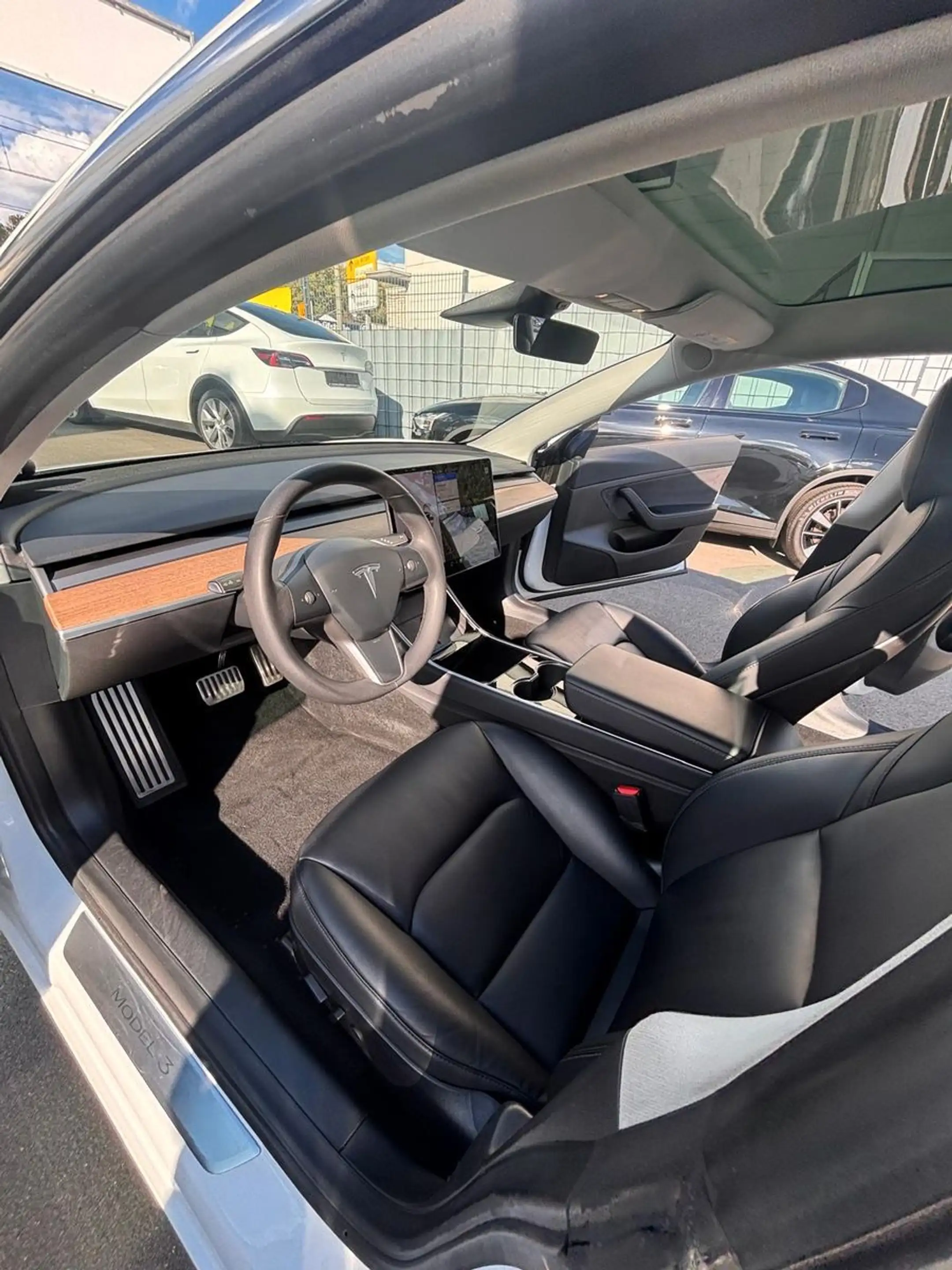 Tesla Model 3 Standard Range RWD — photo 13