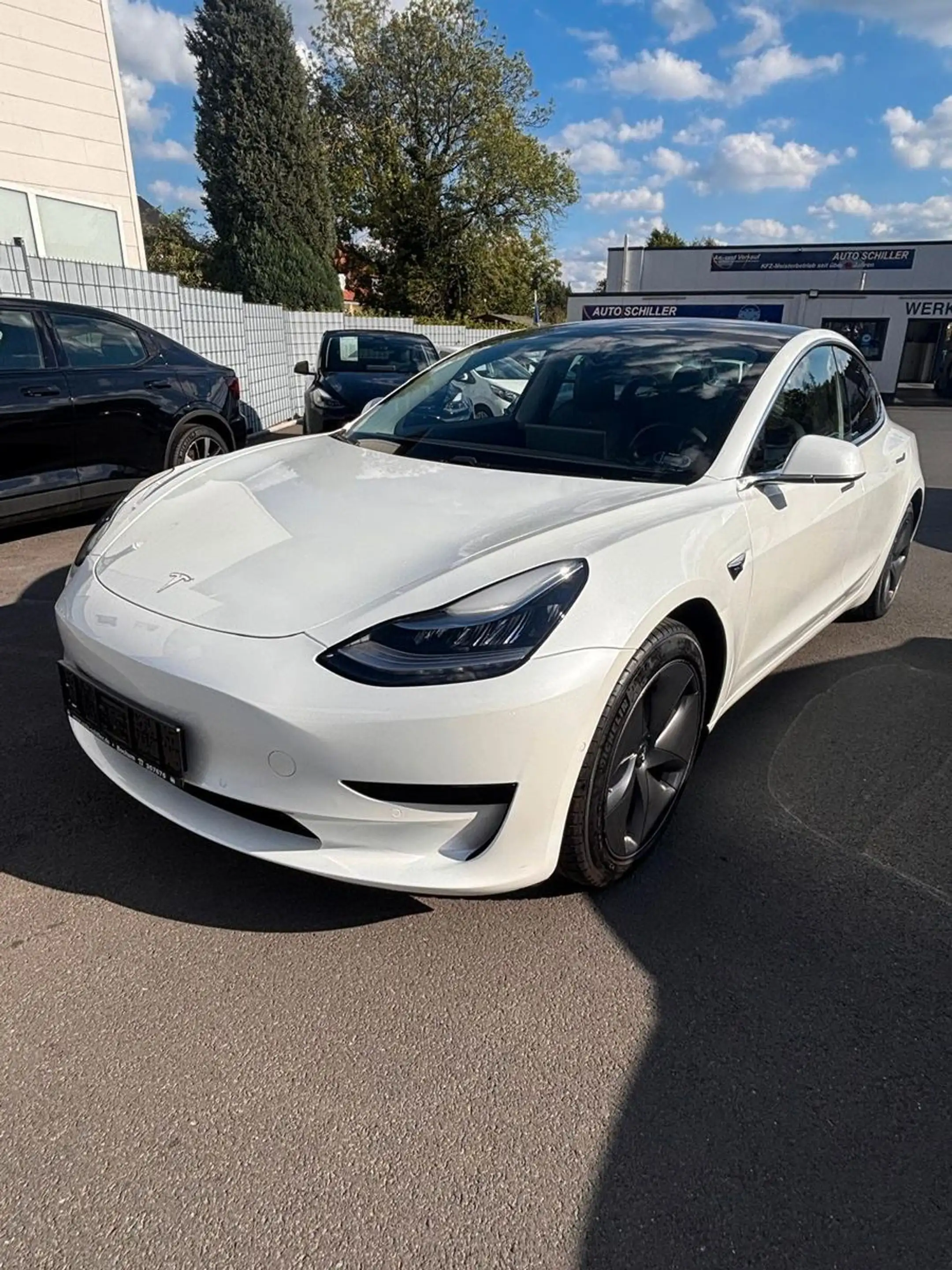 Tesla Model 3 Standard Range RWD — photo 3
