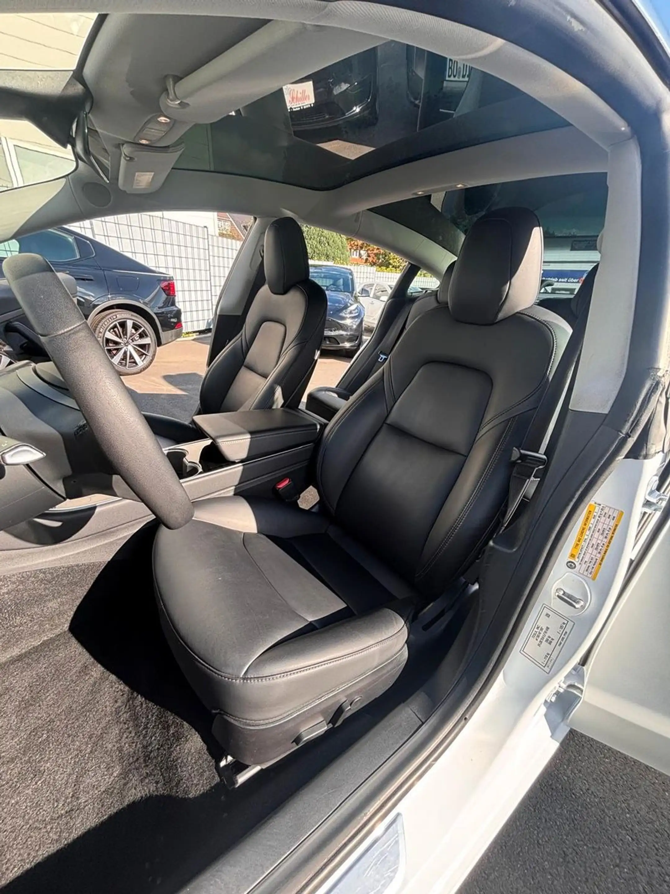 Tesla Model 3 Standard Range RWD — photo 11