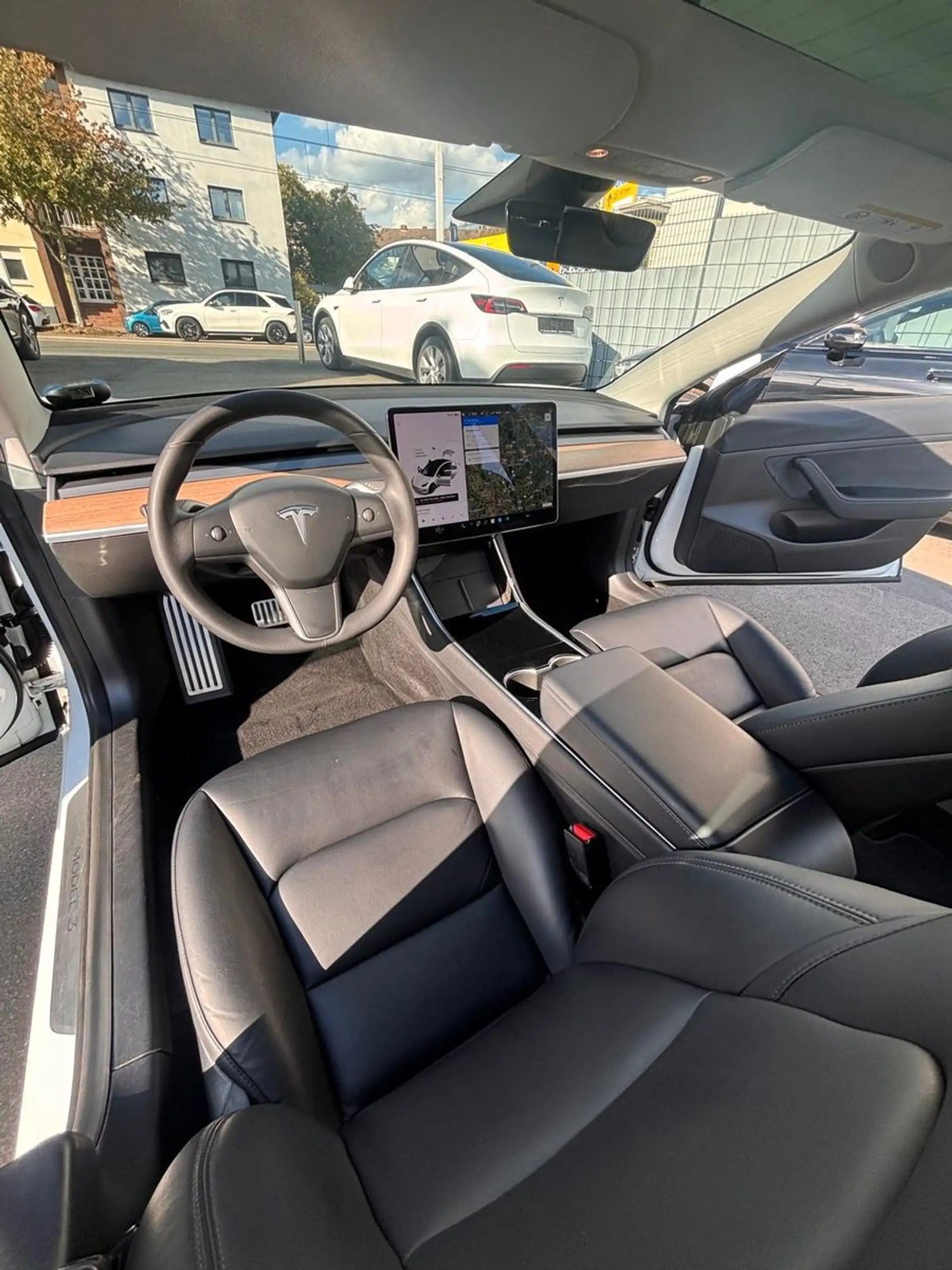 Tesla Model 3 Standard Range RWD — photo 14