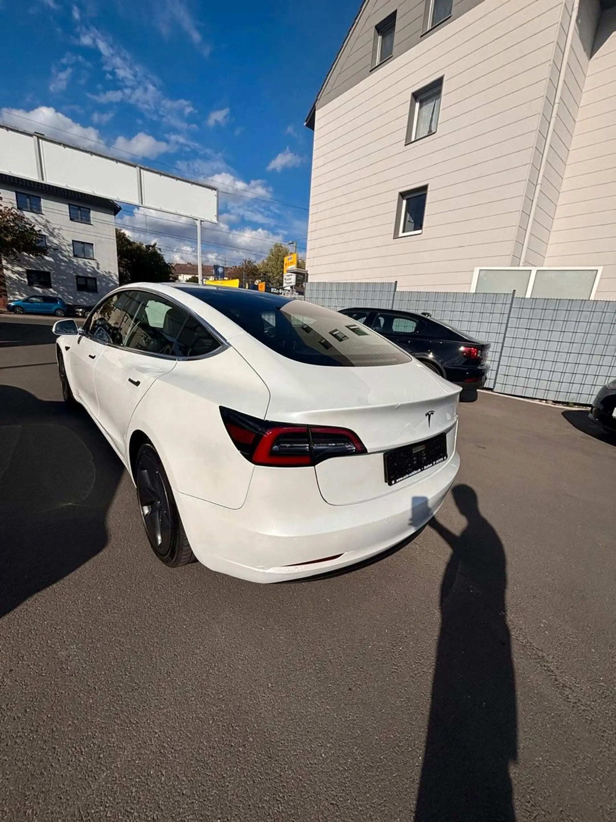 Tesla Model 3 Standard Range RWD — photo 4